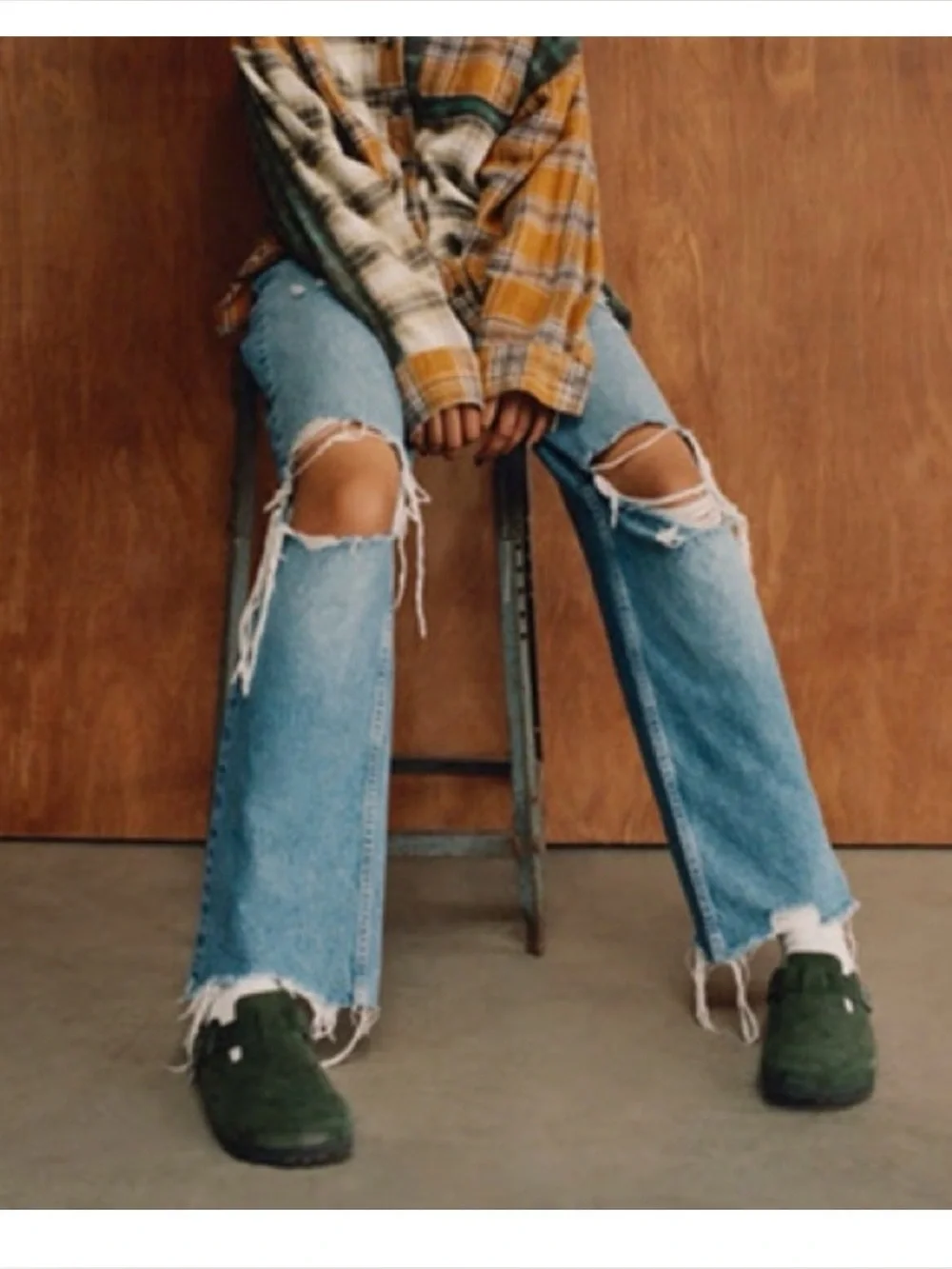 Urban Outfitters BDG High Rise Baggy Distressed Frayed Raw Hem Size 24 - Picture 2 of 15